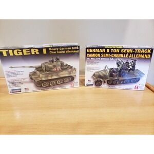 2 Lindbwrg WWII German Tiger Tank No. 76081 1/48th Scale NEW 76086